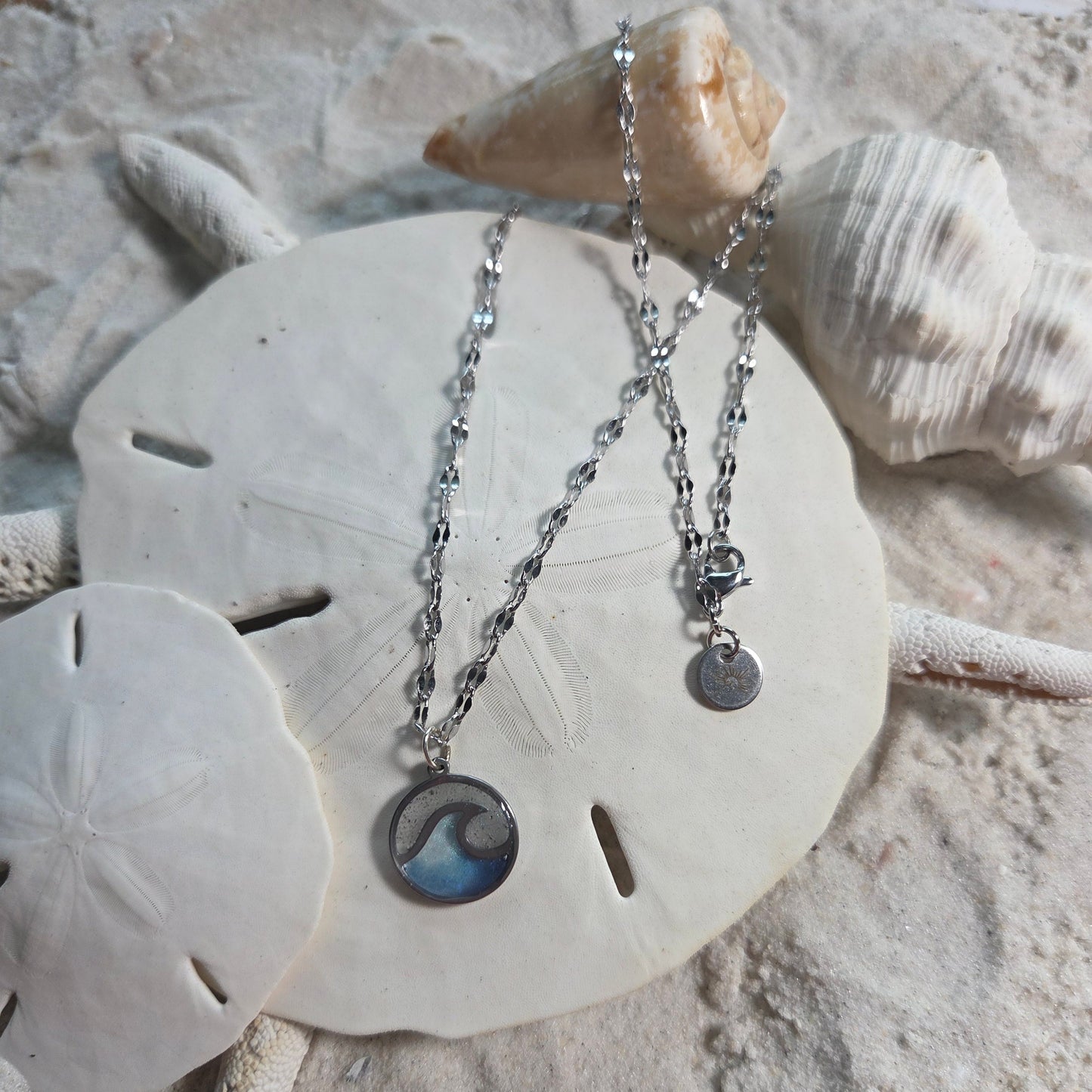 Classic Wave Necklace - Lip Chain